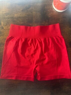 Red High-Waist Seamless Scrunch Butt Women’s Shorts